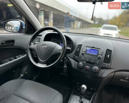 Хендай i30 2011 в Киеве на Automoto.ua Синий Хендай i30, объемом двигателя 1.58 л и пробегом 160 тыс. км за 8700 $, фото 46 на Automoto.ua
