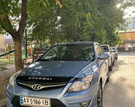 Синий Хендай i30, объемом двигателя 1.4 л и пробегом 232 тыс. км за 5200 $, фото 4 на Automoto.ua