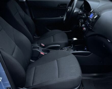 Синий Хендай i30, объемом двигателя 1.6 л и пробегом 185 тыс. км за 6750 $, фото 10 на Automoto.ua