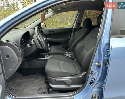 Хендай i30 2011 в Киеве на Automoto.ua Синий Хендай i30, объемом двигателя 1.58 л и пробегом 160 тыс. км за 8700 $, фото 28 на Automoto.ua