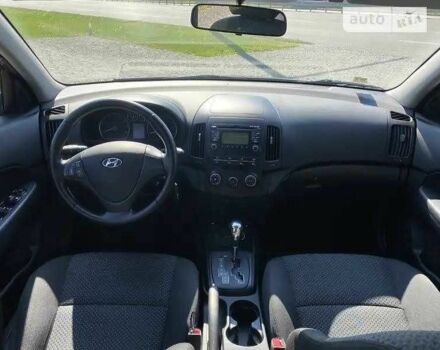 Синий Хендай i30, объемом двигателя 1.6 л и пробегом 248 тыс. км за 7500 $, фото 10 на Automoto.ua