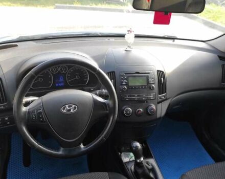 Синий Хендай i30, объемом двигателя 1.58 л и пробегом 257 тыс. км за 7200 $, фото 13 на Automoto.ua