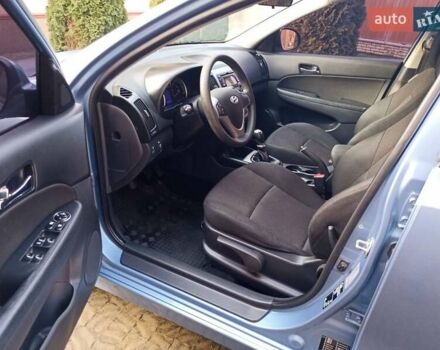 Синій Хендай i30, об'ємом двигуна 1.59 л та пробігом 198 тис. км за 6400 $, фото 7 на Automoto.ua