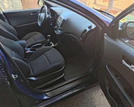 Синій Хендай i30, об'ємом двигуна 1.6 л та пробігом 223 тис. км за 5800 $, фото 16 на Automoto.ua