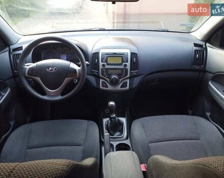 Синій Хендай i30, об'ємом двигуна 1.59 л та пробігом 198 тис. км за 6400 $, фото 6 на Automoto.ua