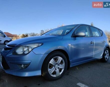 Синий Хендай i30, объемом двигателя 1.58 л и пробегом 286 тыс. км за 5500 $, фото 1 на Automoto.ua