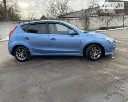 Синий Хендай i30, объемом двигателя 1.6 л и пробегом 155 тыс. км за 7800 $, фото 12 на Automoto.ua