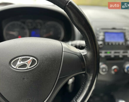 Хендай i30 2011 в Киеве на Automoto.ua Синий Хендай i30, объемом двигателя 1.58 л и пробегом 160 тыс. км за 8700 $, фото 32 на Automoto.ua