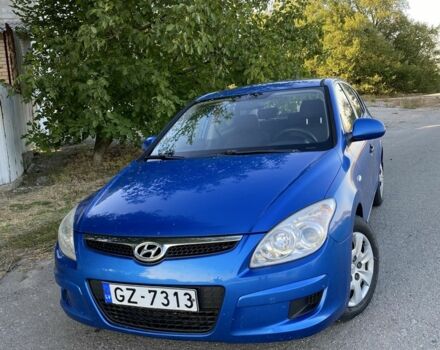 Синий Хендай i30, объемом двигателя 1.4 л и пробегом 200 тыс. км за 2400 $, фото 1 на Automoto.ua
