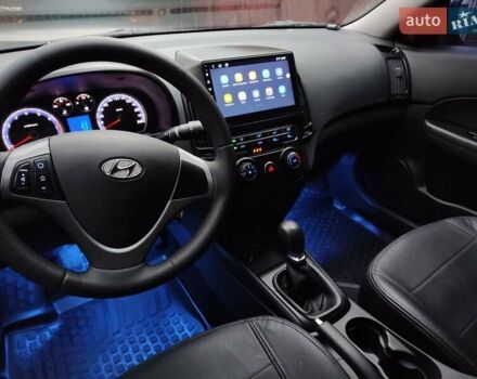 Синий Хендай i30, объемом двигателя 1.4 л и пробегом 145 тыс. км за 6300 $, фото 12 на Automoto.ua