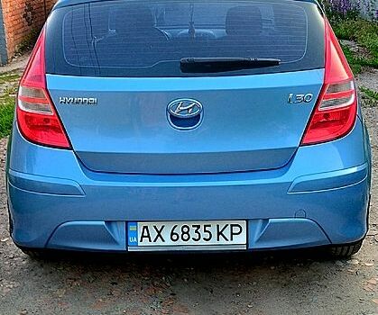 Синій Хендай i30, об'ємом двигуна 1.4 л та пробігом 230 тис. км за 6300 $, фото 2 на Automoto.ua