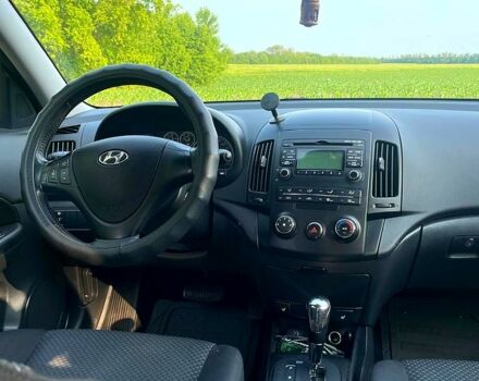 Синий Хендай i30, объемом двигателя 1.6 л и пробегом 157 тыс. км за 7500 $, фото 1 на Automoto.ua