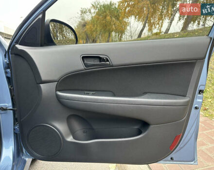 Хендай i30 2011 в Киеве на Automoto.ua Синий Хендай i30, объемом двигателя 1.58 л и пробегом 160 тыс. км за 8700 $, фото 41 на Automoto.ua