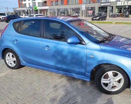 Синий Хендай i30, объемом двигателя 1.58 л и пробегом 257 тыс. км за 7200 $, фото 3 на Automoto.ua