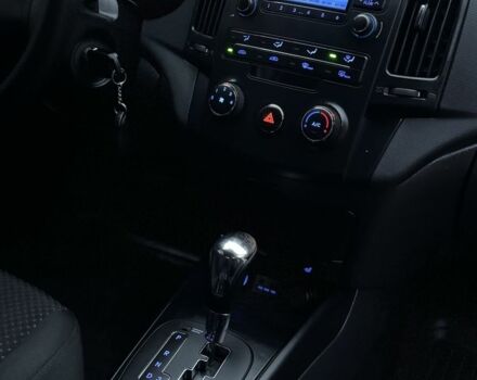 Синий Хендай i30, объемом двигателя 1.6 л и пробегом 185 тыс. км за 6750 $, фото 11 на Automoto.ua