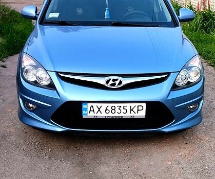 Синій Хендай i30, об'ємом двигуна 1.4 л та пробігом 230 тис. км за 6300 $, фото 1 на Automoto.ua