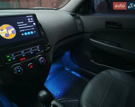 Синий Хендай i30, объемом двигателя 1.4 л и пробегом 145 тыс. км за 6300 $, фото 2 на Automoto.ua