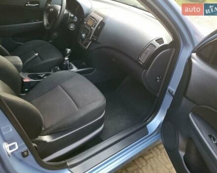 Синій Хендай i30, об'ємом двигуна 1.59 л та пробігом 198 тис. км за 6400 $, фото 9 на Automoto.ua