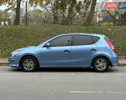 Хендай i30 2011 в Киеве на Automoto.ua Синий Хендай i30, объемом двигателя 1.58 л и пробегом 160 тыс. км за 8700 $, фото 10 на Automoto.ua