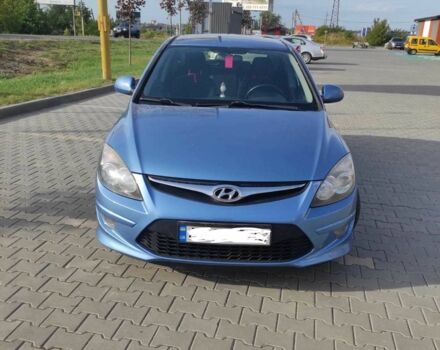 Синий Хендай i30, объемом двигателя 1.6 л и пробегом 257 тыс. км за 7200 $, фото 5 на Automoto.ua