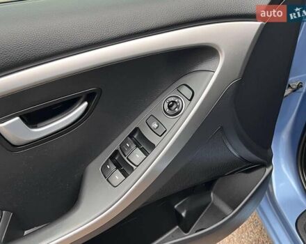 Синий Хендай i30, объемом двигателя 1.6 л и пробегом 170 тыс. км за 9700 $, фото 16 на Automoto.ua