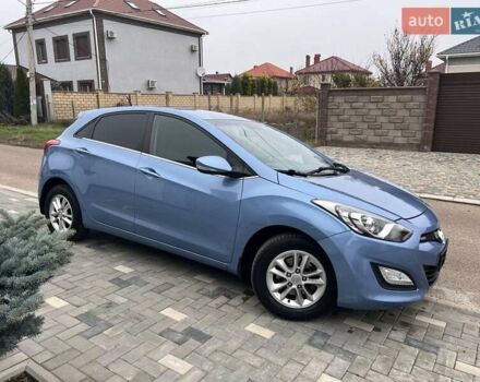 Синий Хендай i30, объемом двигателя 1.6 л и пробегом 170 тыс. км за 9800 $, фото 2 на Automoto.ua