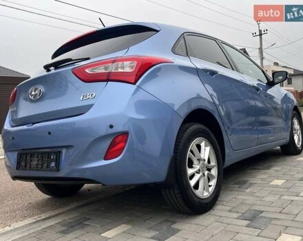 Синий Хендай i30, объемом двигателя 1.6 л и пробегом 170 тыс. км за 9800 $, фото 4 на Automoto.ua