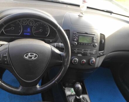 Синий Хендай i30, объемом двигателя 1.6 л и пробегом 257 тыс. км за 7200 $, фото 7 на Automoto.ua