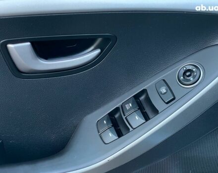 Синий Хендай i30, объемом двигателя 1.4 л и пробегом 178 тыс. км за 7690 $, фото 12 на Automoto.ua