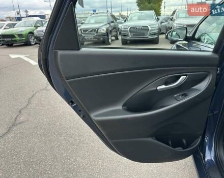 Хендай i30 2017 в Киеве на Automoto.ua Синий Хендай i30, объемом двигателя 1.59 л и пробегом 183 тыс. км за 14300 $, фото 31 на Automoto.ua