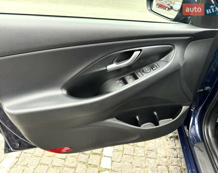 Синий Хендай i30, объемом двигателя 1.35 л и пробегом 21 тыс. км за 16500 $, фото 18 на Automoto.ua