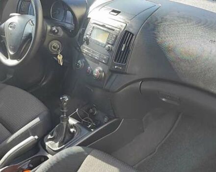 Синий Хендай i30, объемом двигателя 1.58 л и пробегом 251 тыс. км за 5400 $, фото 4 на Automoto.ua