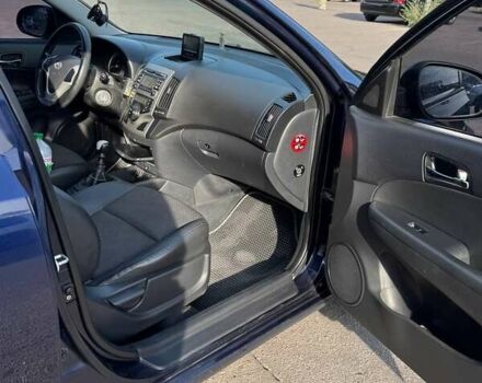 Синий Хендай i30, объемом двигателя 1.59 л и пробегом 253 тыс. км за 6100 $, фото 15 на Automoto.ua
