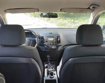 Синий Хендай i30, объемом двигателя 1.58 л и пробегом 251 тыс. км за 5400 $, фото 12 на Automoto.ua