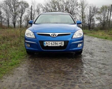 Синий Хендай i30, объемом двигателя 1.6 л и пробегом 278 тыс. км за 5100 $, фото 2 на Automoto.ua