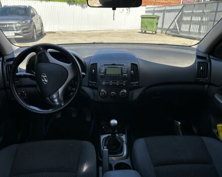 Синій Хендай i30, об'ємом двигуна 1.4 л та пробігом 230 тис. км за 6000 $, фото 11 на Automoto.ua