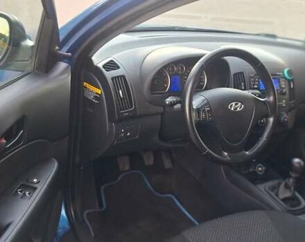 Синий Хендай i30, объемом двигателя 1.6 л и пробегом 220 тыс. км за 6550 $, фото 21 на Automoto.ua