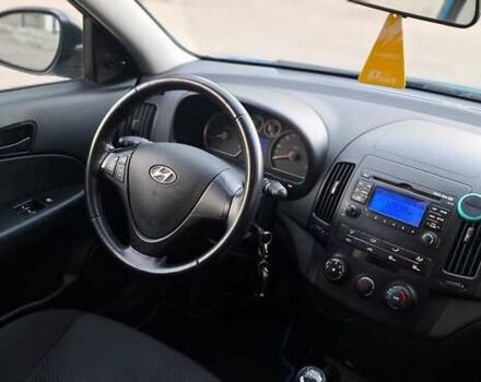 Синий Хендай i30, объемом двигателя 1.6 л и пробегом 220 тыс. км за 6550 $, фото 26 на Automoto.ua