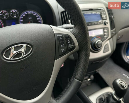 Синий Хендай i30, объемом двигателя 1.6 л и пробегом 209 тыс. км за 6900 $, фото 28 на Automoto.ua