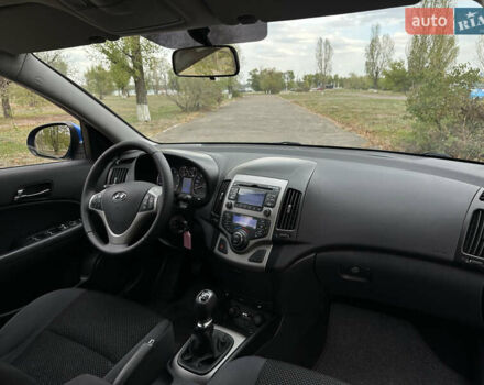 Синий Хендай i30, объемом двигателя 1.6 л и пробегом 209 тыс. км за 6900 $, фото 42 на Automoto.ua