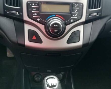 Синий Хендай i30, объемом двигателя 1.58 л и пробегом 169 тыс. км за 7000 $, фото 9 на Automoto.ua