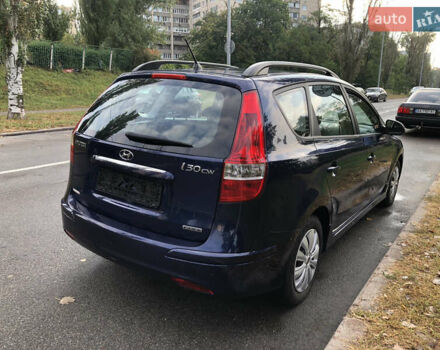 Синий Хендай i30, объемом двигателя 1.6 л и пробегом 230 тыс. км за 8100 $, фото 5 на Automoto.ua