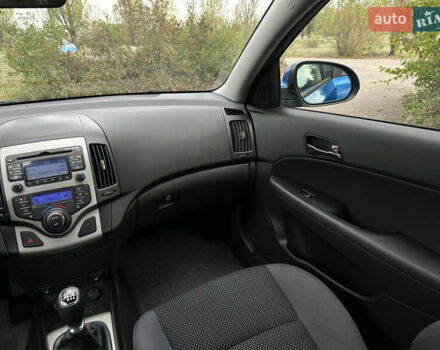 Синий Хендай i30, объемом двигателя 1.6 л и пробегом 209 тыс. км за 6900 $, фото 46 на Automoto.ua