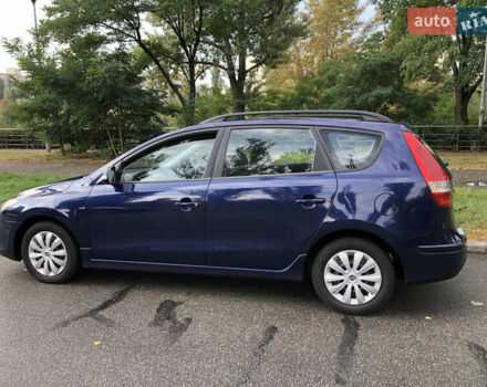 Синий Хендай i30, объемом двигателя 1.6 л и пробегом 230 тыс. км за 8100 $, фото 2 на Automoto.ua