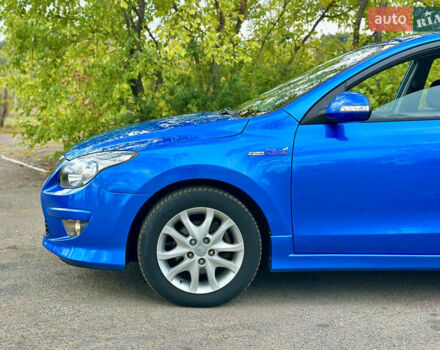 Синий Хендай i30, объемом двигателя 1.6 л и пробегом 209 тыс. км за 6900 $, фото 3 на Automoto.ua