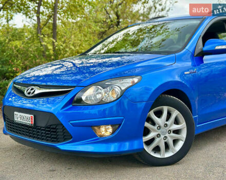 Синий Хендай i30, объемом двигателя 1.6 л и пробегом 209 тыс. км за 6900 $, фото 2 на Automoto.ua