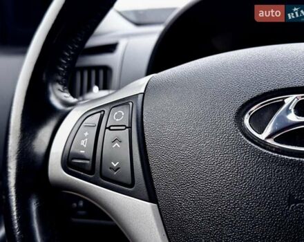 Синій Хендай i30, об'ємом двигуна 1.6 л та пробігом 216 тис. км за 7599 $, фото 32 на Automoto.ua