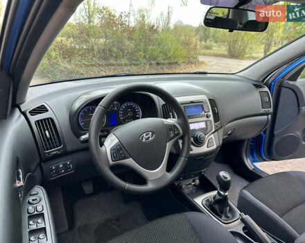 Синий Хендай i30, объемом двигателя 1.6 л и пробегом 209 тыс. км за 6900 $, фото 26 на Automoto.ua