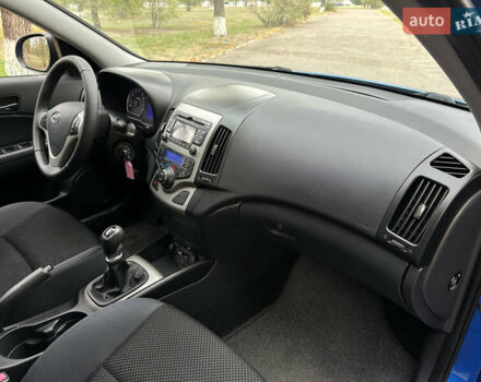 Синий Хендай i30, объемом двигателя 1.6 л и пробегом 209 тыс. км за 6900 $, фото 44 на Automoto.ua