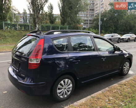 Синий Хендай i30, объемом двигателя 1.6 л и пробегом 230 тыс. км за 8100 $, фото 6 на Automoto.ua